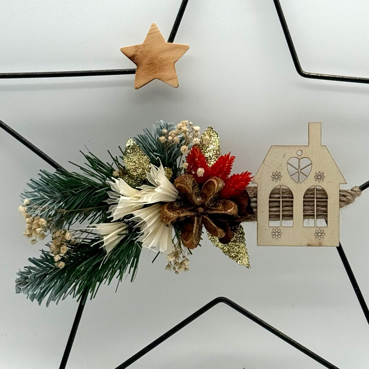 Etoile de Noël bohème avec fleurs séchées